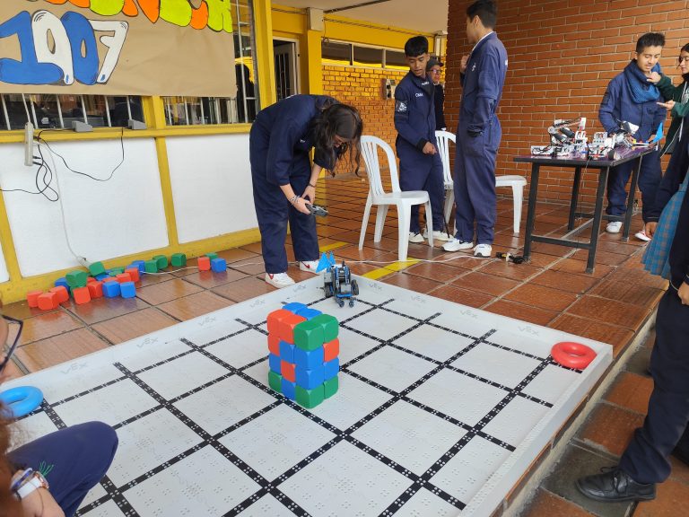 Participación destacada en olimpiadas STEM
